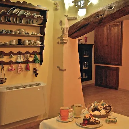 לינה וארוחת בוקר Tancau *